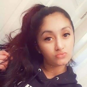 Meet your Posher, Dominique